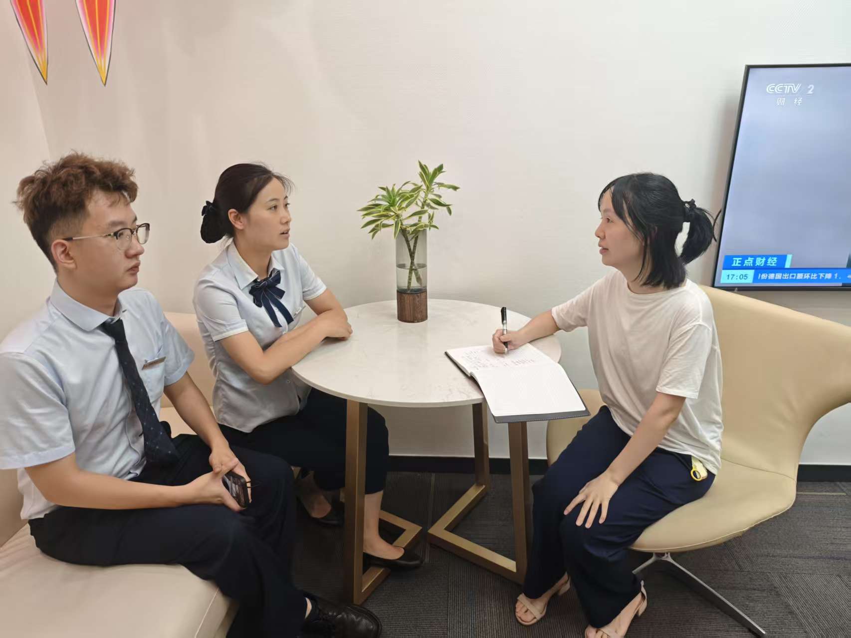 商贸与融媒体学院金融教师赴成都银行开展教学调研
